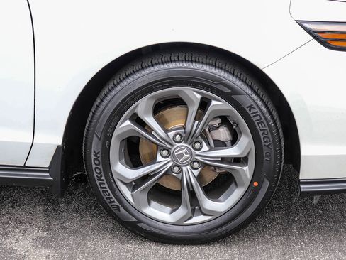 Certified 2023 Honda Accord EX image 7
