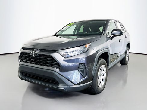 Used 2022 Toyota RAV4 LE image 10