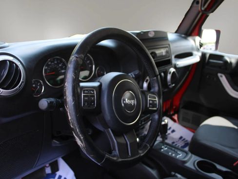 Used 2015 Jeep Wrangler Sahara w/ Connectivity Group AWD/4WD image 14