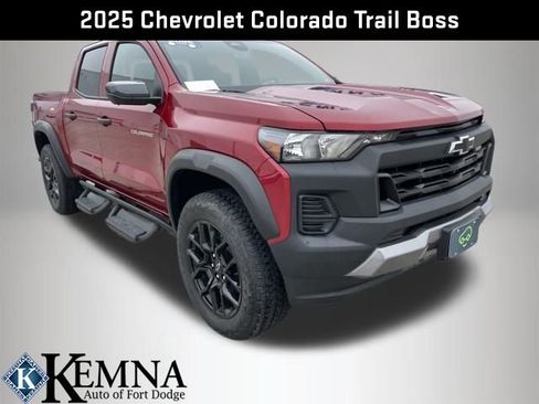 Used 2025 Chevrolet Colorado Trail Boss image 9