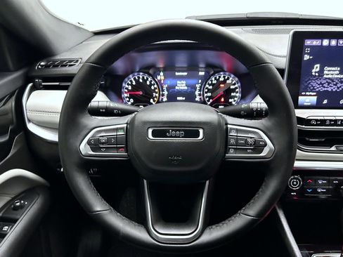 Used 2025 Jeep Compass Limited AWD/4WD image 12