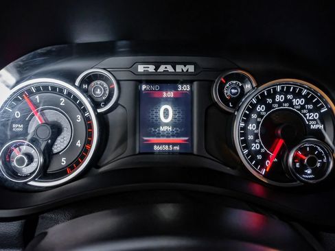 Used 2022 RAM 2500 Big Horn w/ Level 1 Equipment Group AWD/4WD image 19