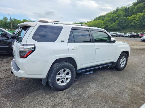 Used 2024 Toyota 4Runner SR5 Premium w/ Moonroof Package RWD image 5