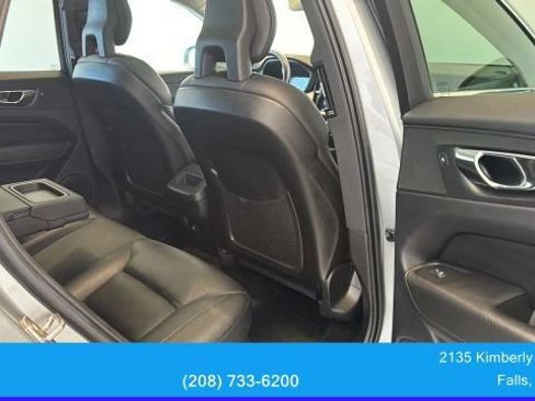 Used 2018 Volvo XC60 T6 Momentum w/ Vision Package AWD/4WD image 30