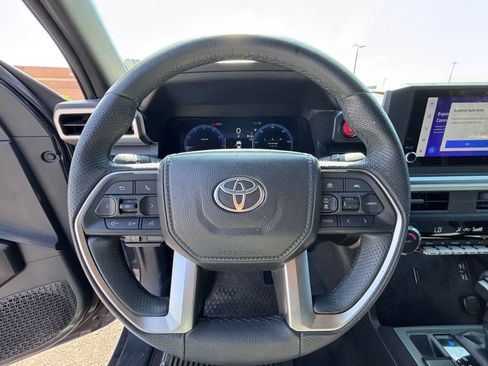 Used 2025 Toyota Tacoma TRD Sport RWD image 19