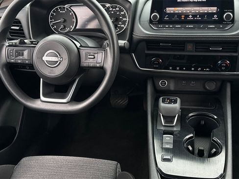 Used 2023 Nissan Rogue SV image 18