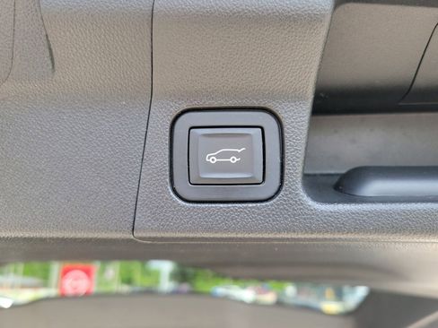 Used 2019 GMC Acadia Denali w/ Technology Package AWD/4WD image 13