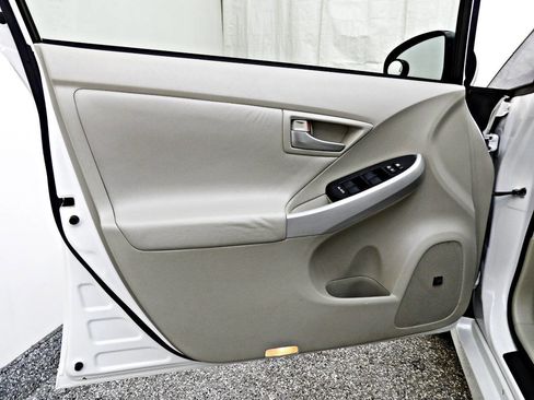 Used 2012 Toyota Prius Four image 7