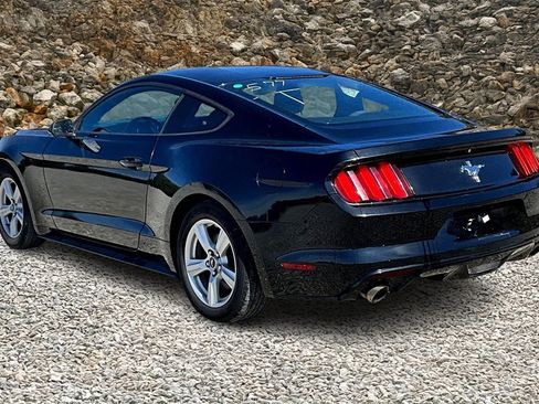 Used 2016 Ford Mustang Coupe image 8
