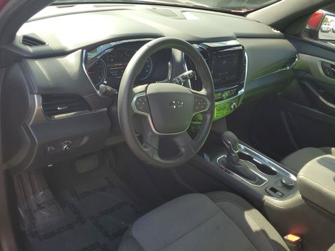 Used 2023 Chevrolet Traverse LT image 23