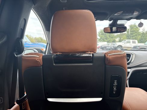 New 2026 Chrysler Pacifica Pinnacle AWD/4WD image 25