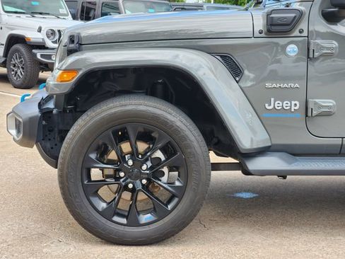 Used 2023 Jeep Wrangler Unlimited Sahara w/ Cold Weather Group AWD/4WD image 9