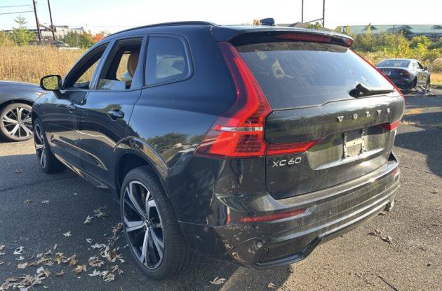 Used 2024 Volvo XC60 T8 Ultimate w/ Climate Package AWD/4WD image 4