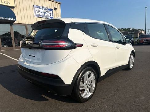 Used 2022 Chevrolet Bolt LT FWD image 3