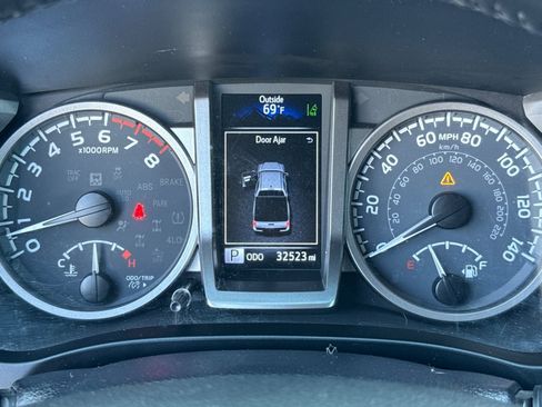 Certified 2023 Toyota Tacoma 4x4 Double Cab image 23