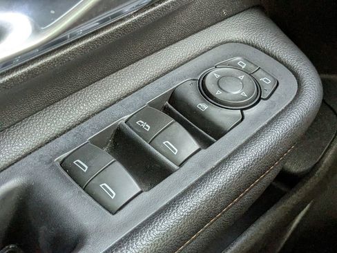 Used 2019 GMC Terrain SLT w/ LPO, Floor Liner Package image 24