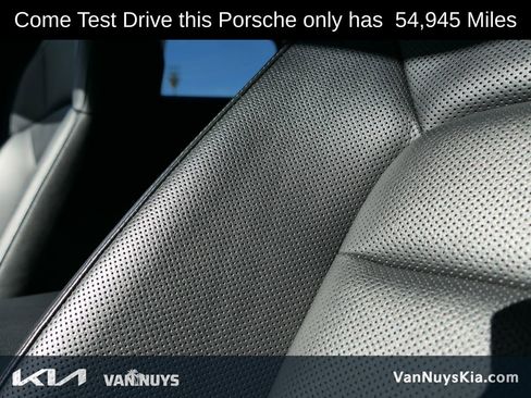 Used 2021 Porsche Taycan image 9