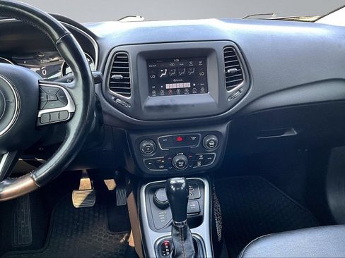 Used 2019 Jeep Compass Latitude w/ Popular Equipment Group AWD/4WD image 24