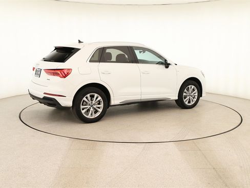 Certified 2025 Audi Q3 2.0T Premium w/ Convenience Package image 7