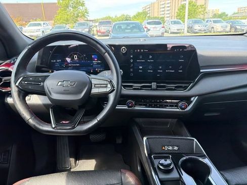 Used 2025 Chevrolet Equinox RS w/ Safety and Technology Package FWD image 22
