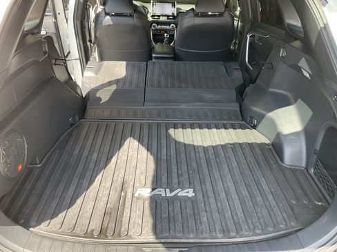 Used 2021 Toyota RAV4 XSE AWD/4WD image 40