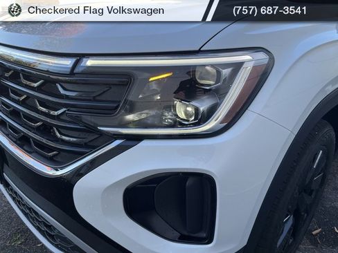 New 2026 Volkswagen Atlas SE image 13