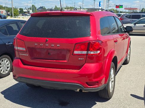 Used 2018 Dodge Journey SXT FWD image 2