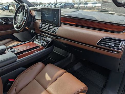 Used 2024 Lincoln Navigator L Reserve AWD/4WD image 16