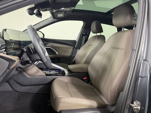 Used 2025 Audi Q5 Premium w/ Convenience Package image 18