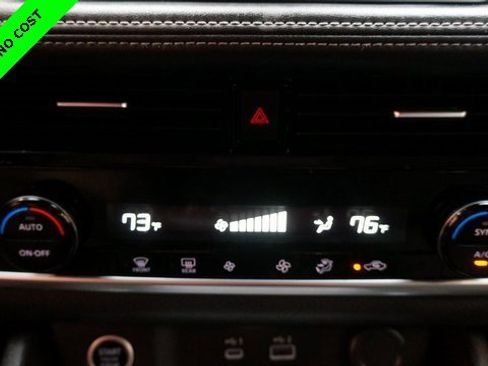 Used 2022 Nissan Rogue SV image 17