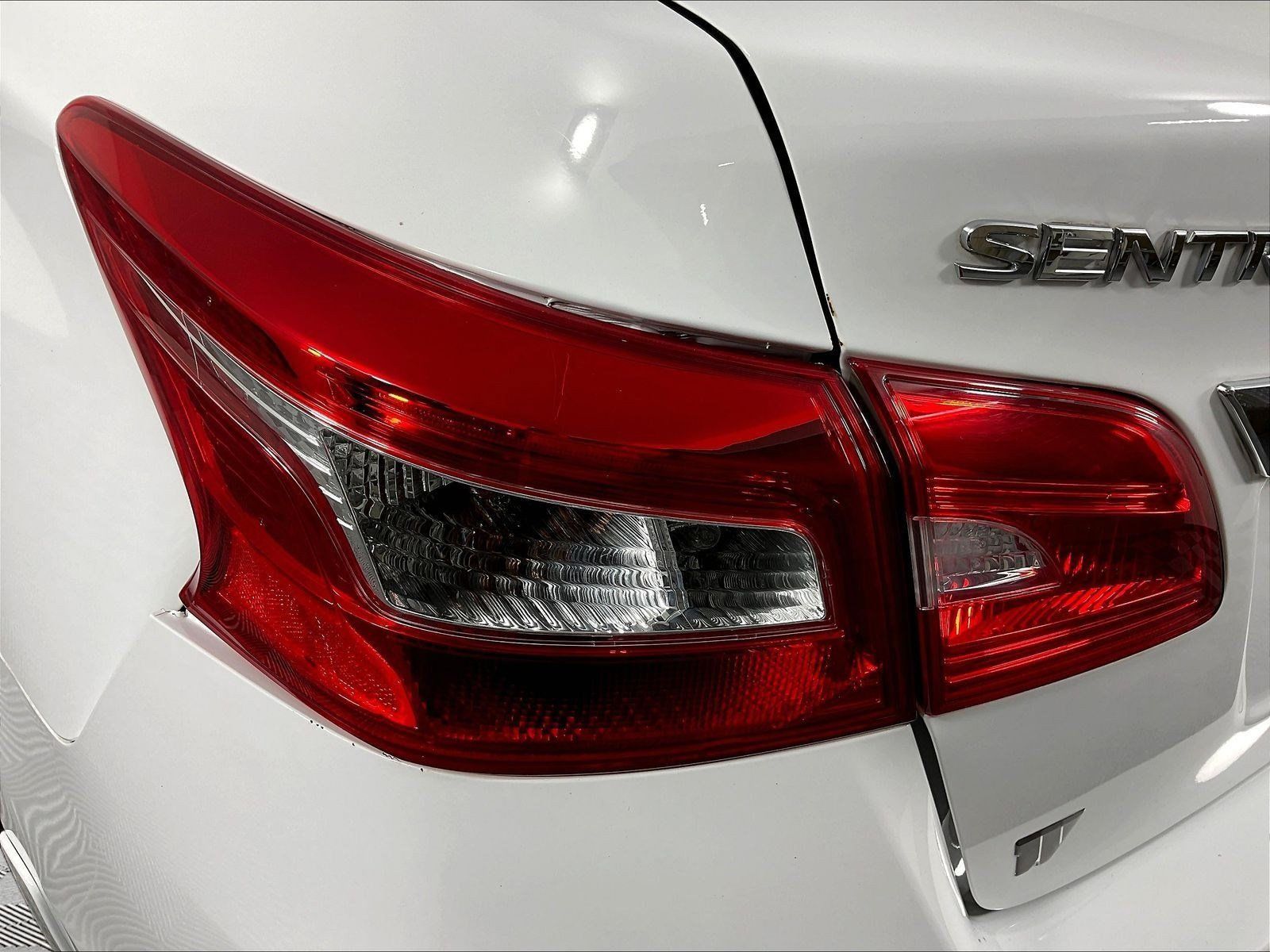 Used 2019 Nissan Sentra SV w/ Special Edition Package FWD image 23