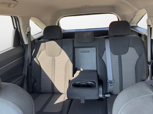 Used 2023 Kia Sorento LX image 12