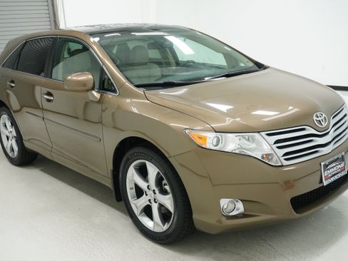 Used 2009 Toyota Venza FWD image 3