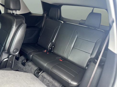 Used 2020 Chevrolet Traverse RS image 9
