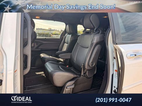 Used 2022 Toyota Sienna XSE w/ XSE Plus Package AWD/4WD image 12