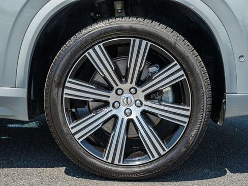 Certified 2024 Volvo XC90 T8 Plus w/ Protection Package Premier AWD/4WD image 17