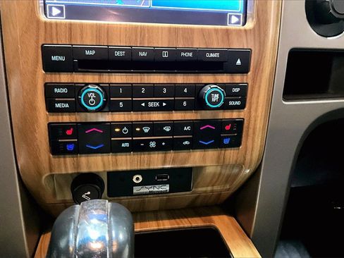 Used 2011 Ford F150 Lariat w/ Lariat Chrome Pkg image 16