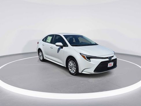 New 2024 Toyota Corolla LE image 2