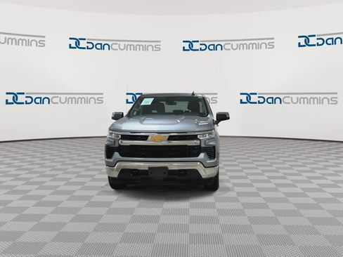 Used 2025 Chevrolet Silverado 1500 LT AWD/4WD image 3
