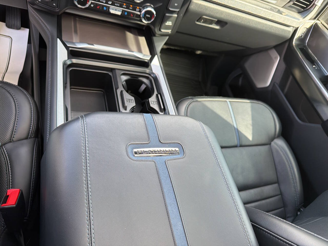 Used 2026 Ford F250 Platinum w/ Tremor Off-Road Package AWD/4WD image 34