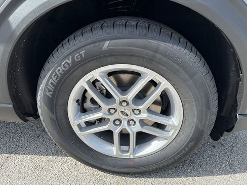 New 2026 Ford Explorer Active w/ Active Comfort Package image 11