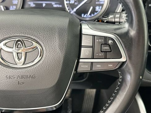 Used 2021 Toyota Highlander XSE AWD/4WD image 23