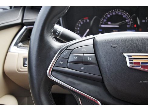 Used 2019 Cadillac XT5 FWD image 15