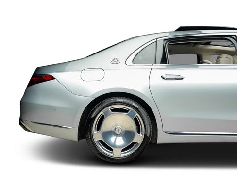 Used 2024 Mercedes-Benz Maybach S 580 4MATIC image 33