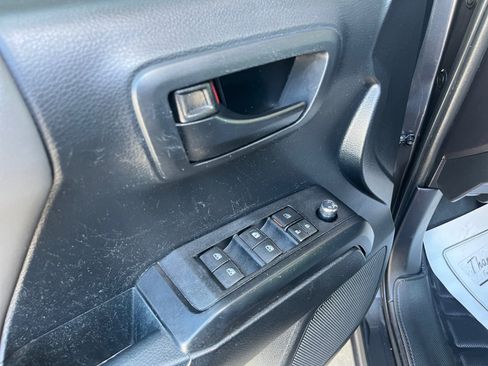 Used 2018 Toyota Tacoma SR w/ SR Convenience Package RWD image 14