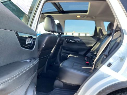 Used 2018 Nissan Rogue SL image 27