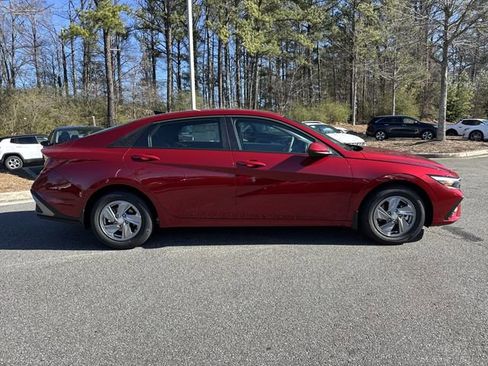 New 2026 Hyundai Elantra SE image 8