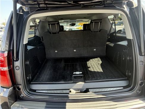 Used 2018 Chevrolet Suburban LT w/ Luxury Package RWD image 22