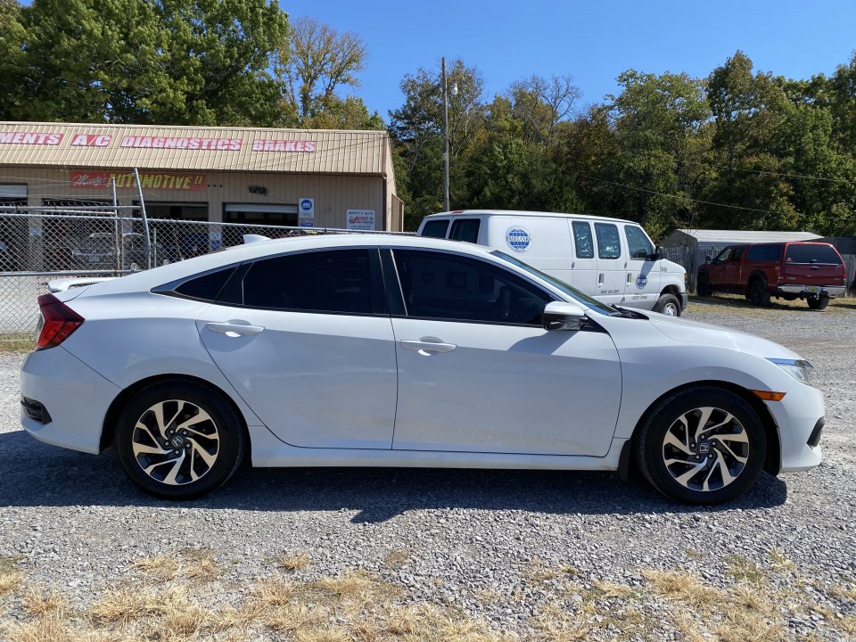 Used 2018 Honda Civic EX image 4