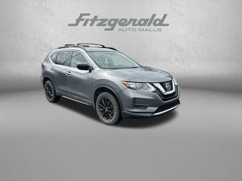 Used 2017 Nissan Rogue SV w/ Midnight Edition image 9